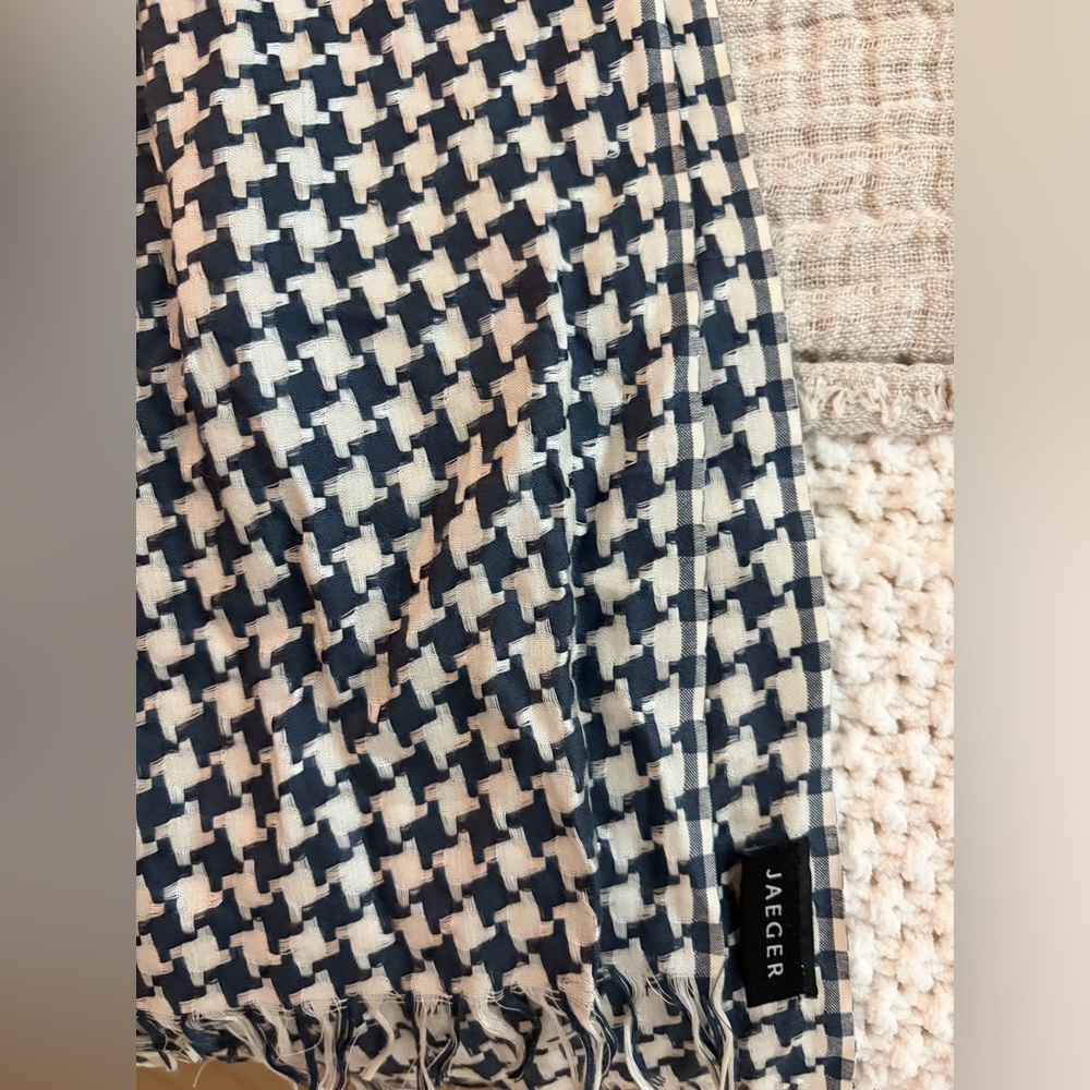 Jaeger Navy and White Houndstooth Scarf